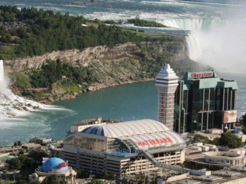 Skyline & Waterpark Niagara Falls
